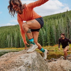 Women’s Hike Mountain Lake Print Crew Socks